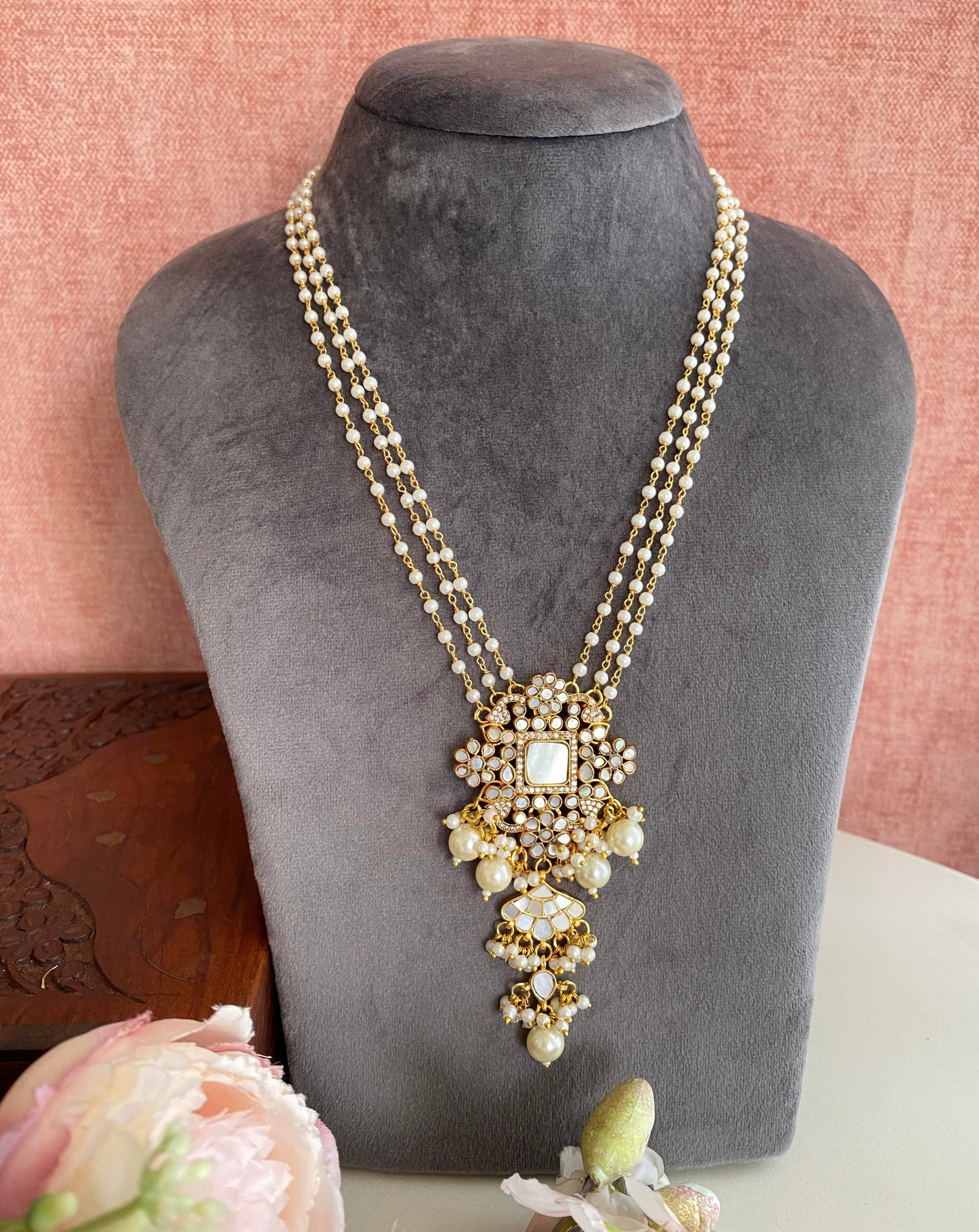 Mother Of Pearl Long Necklace – Masayaa