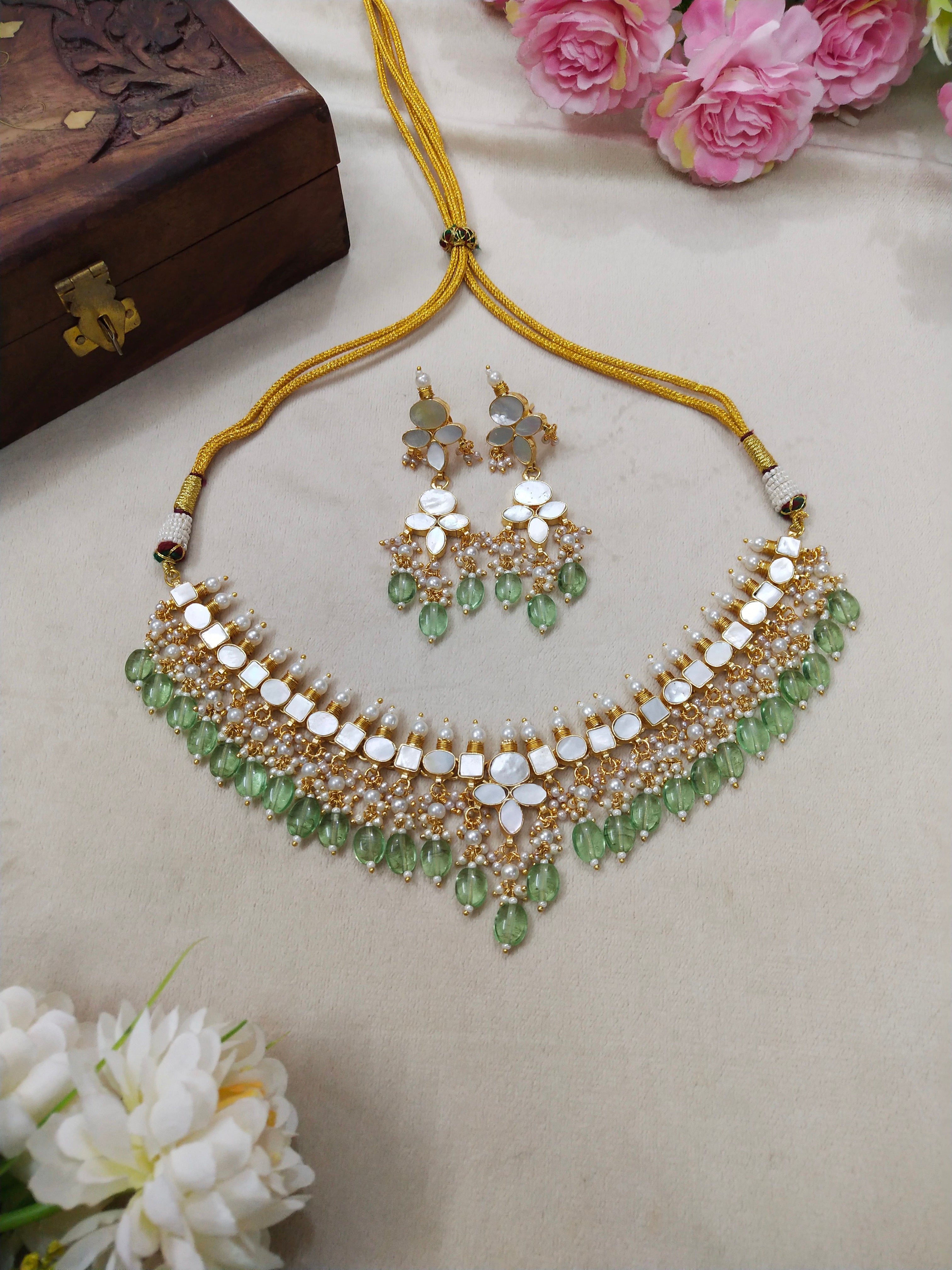 Mother of pearl necklace set