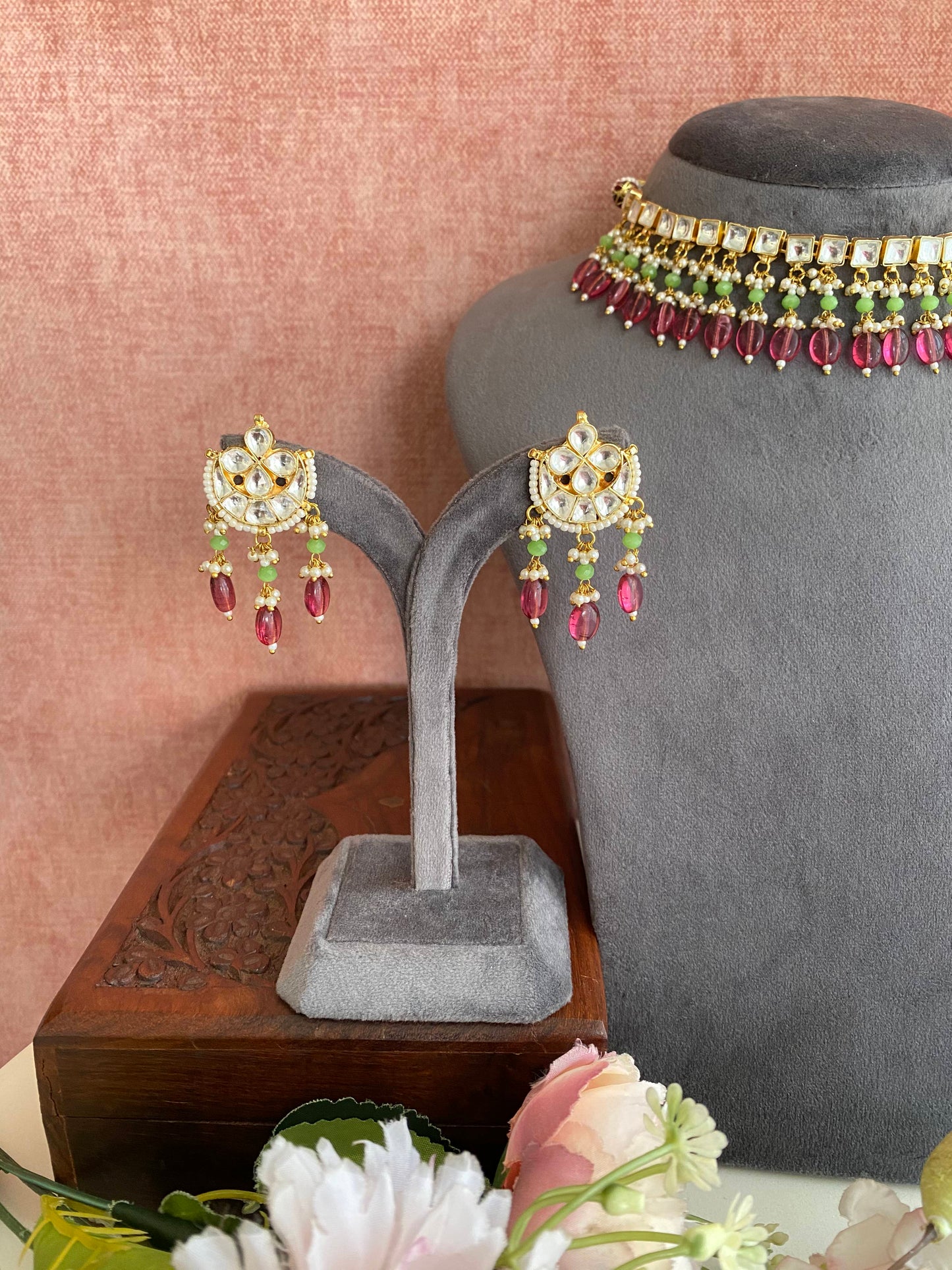 Gold plated Kundan Choker Set in Pink beads
