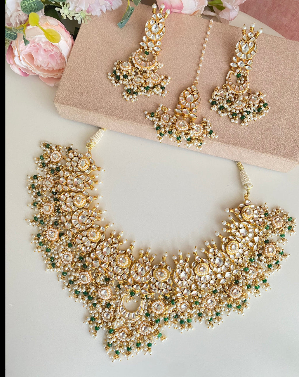 Necklace set with green drops
