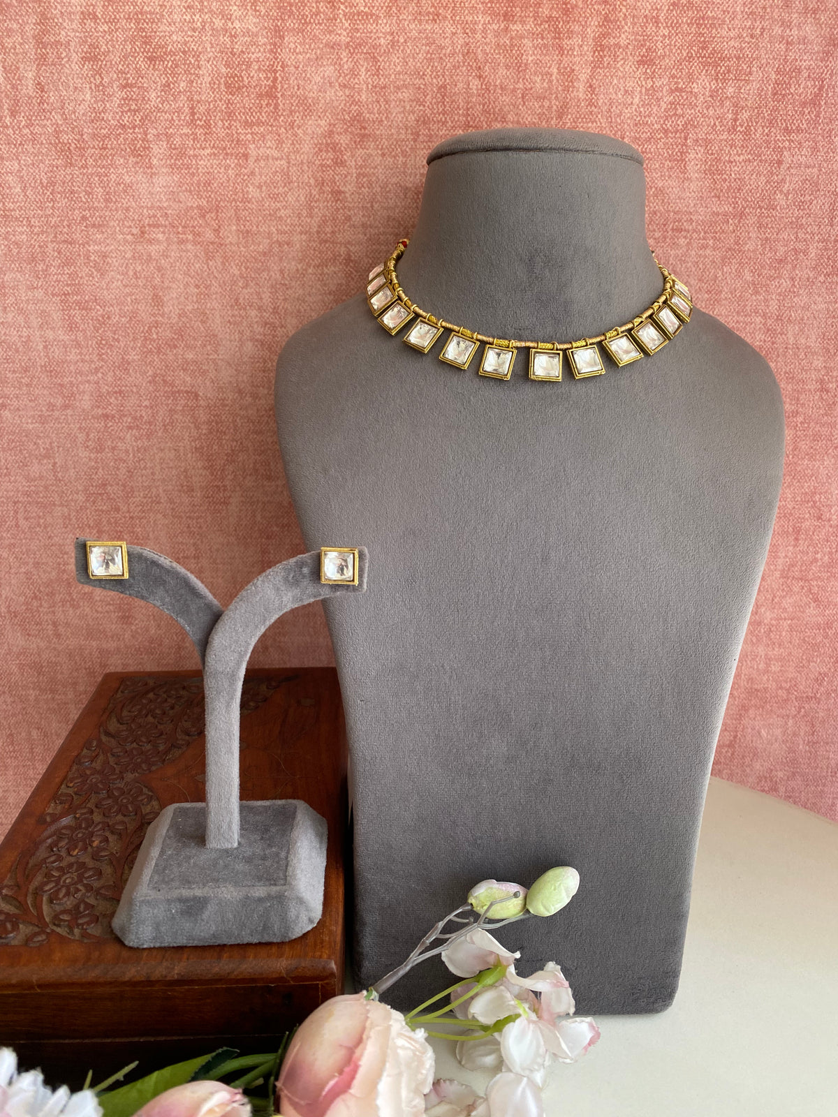 Gold plated Kundan choker Set