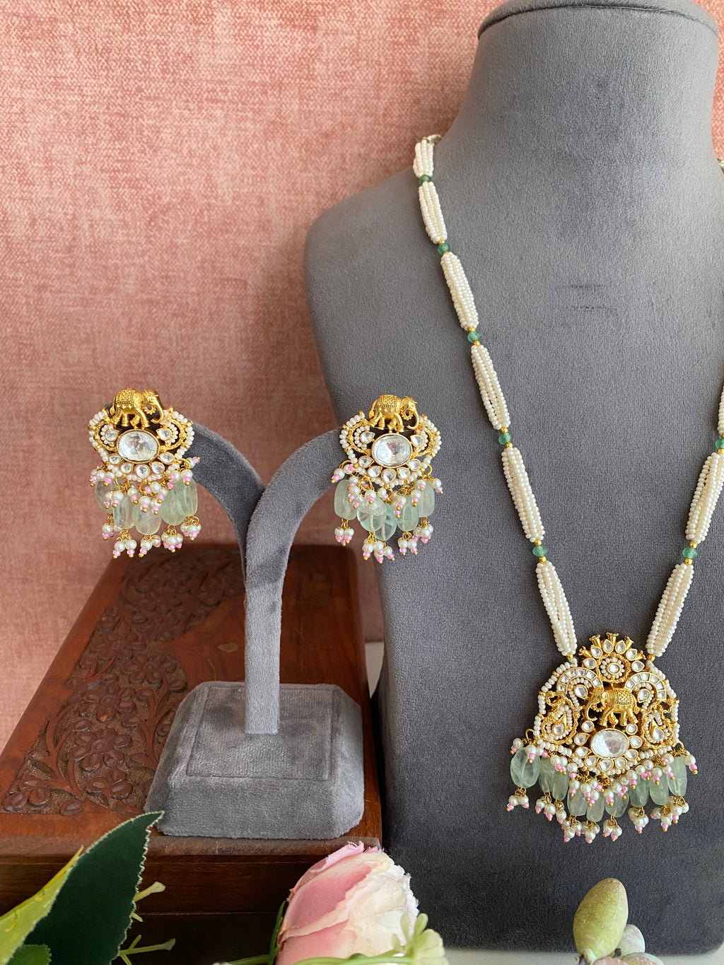 Kundan Long Necklace Set In Mint Drops