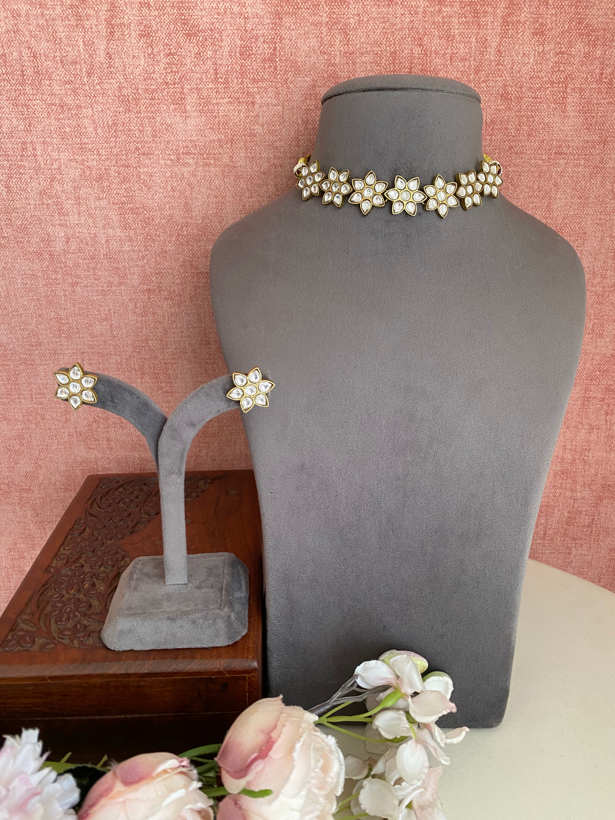 Gold plated Kundan choker Set