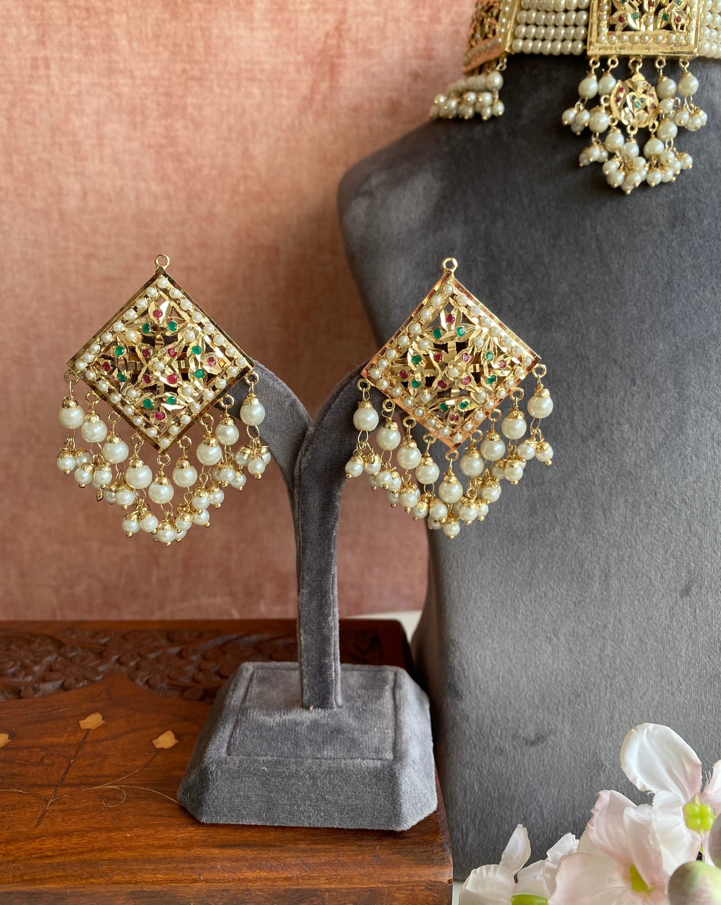 Jadau Gold Choker Necklace Set – Masayaa