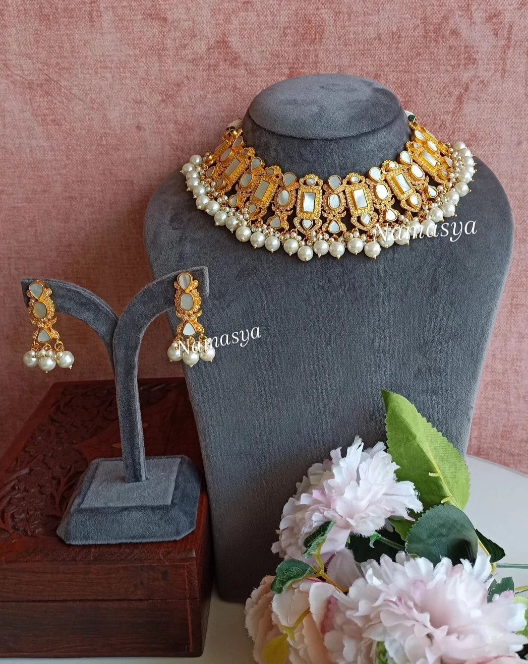 Mother Of Pearl Necklace Set With Pearl Drops